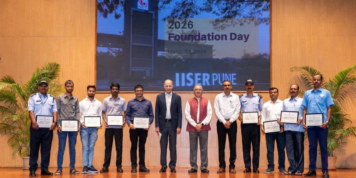 2026 IISER Pune Foundation Day Awards: A group photo with awardees from among contractual staff members
