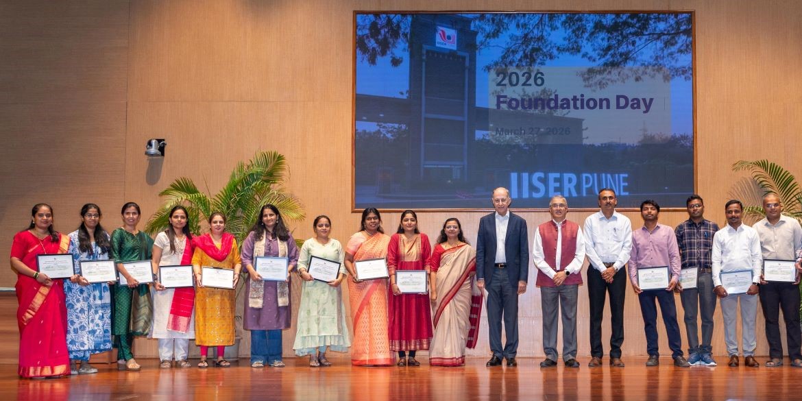 2026 IISER Pune Foundation Day Awards: A group photo with IISER Pune staff members who received awards for excellence at their work